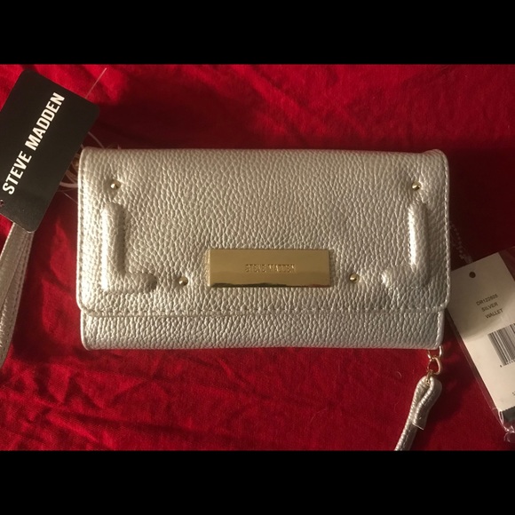 Steve Madden Handbags - Brand new clutch Steve madden purse